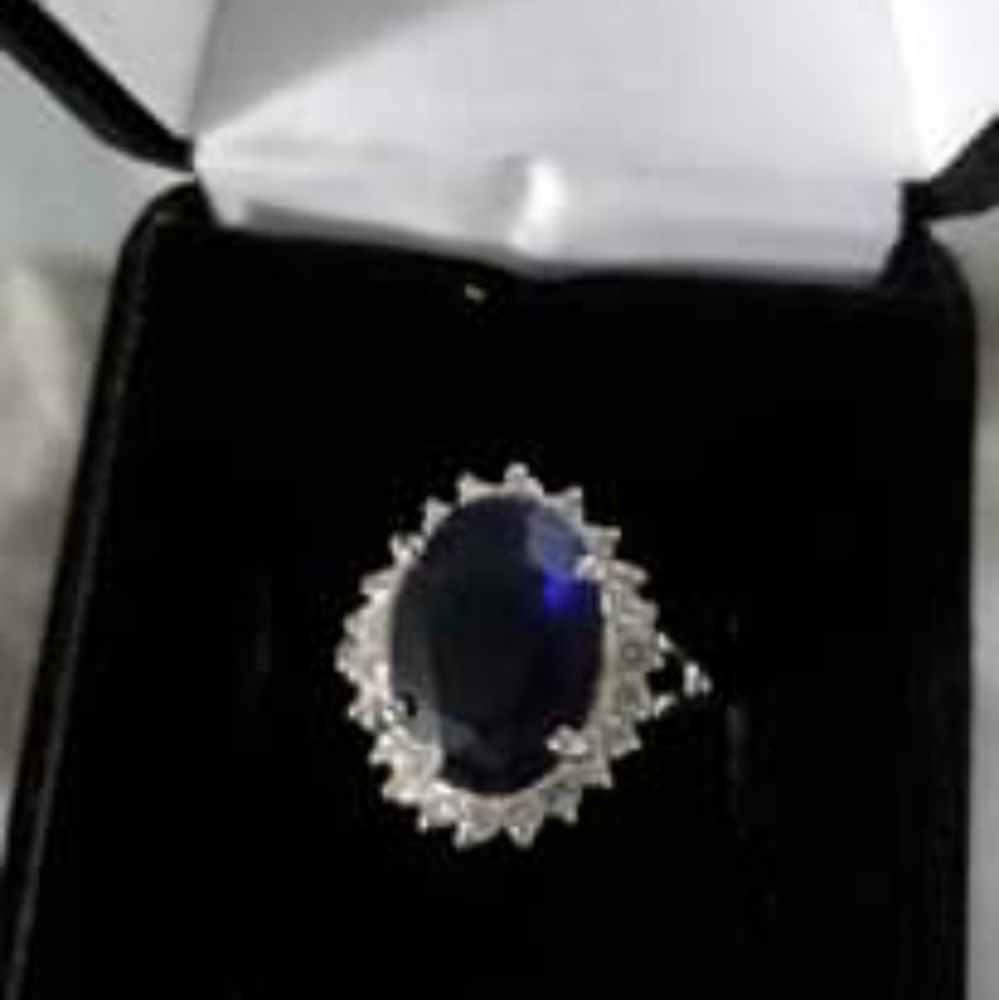 Avon Majestic Princess Ring